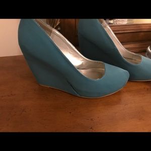 Turquoise wedges